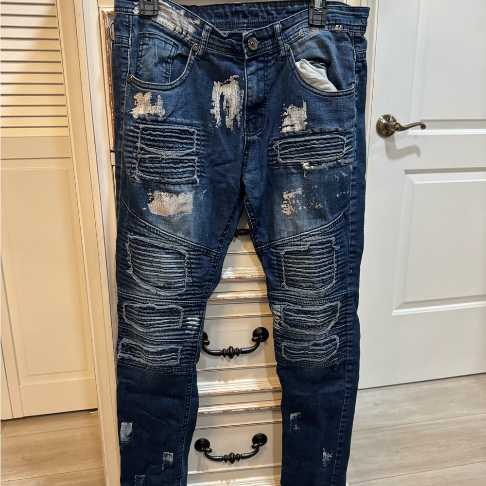 Ravmen Stylish Distressed Blue Jeans for Men